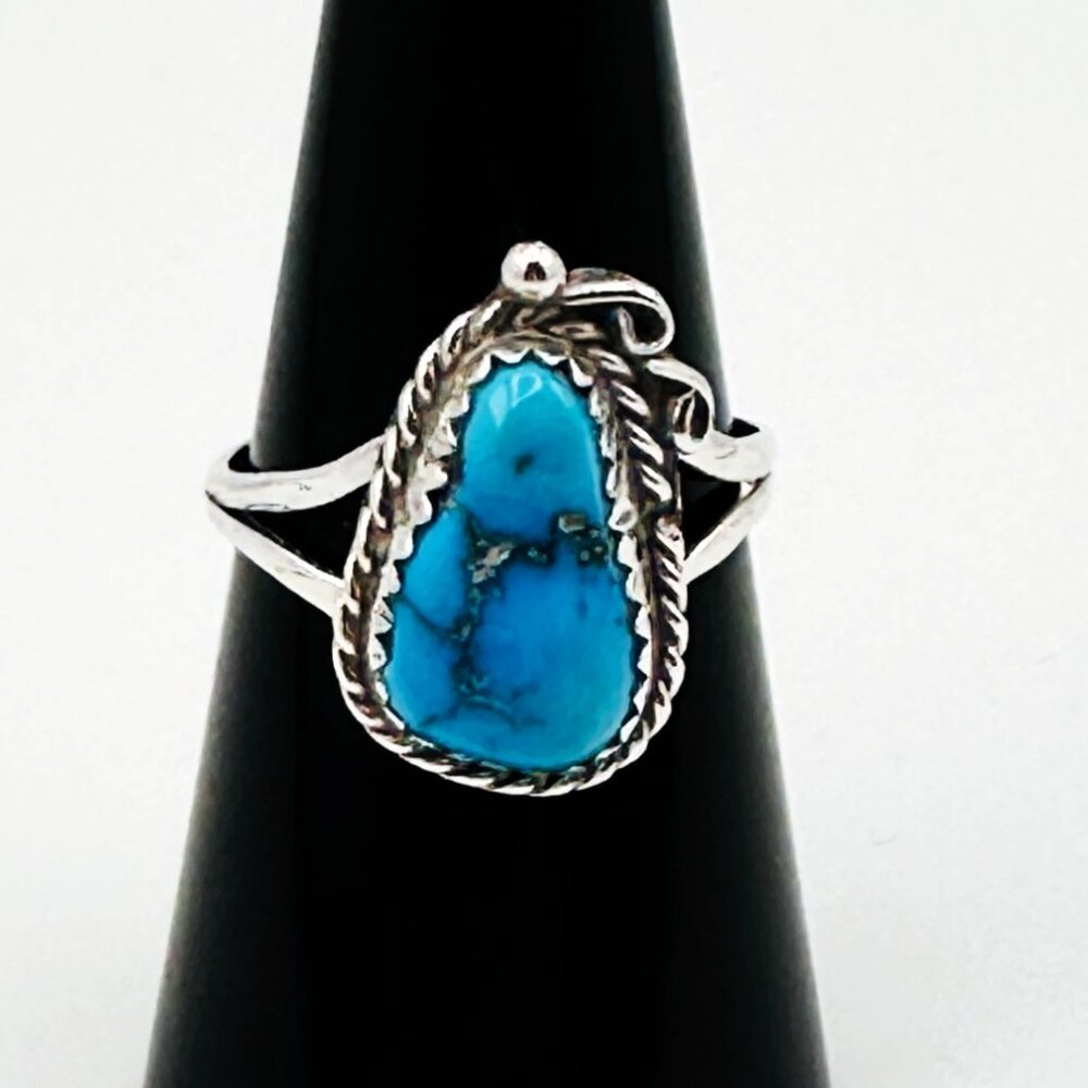 Vintage 1970s Sterling Silver and Turquoise Ring – Ring Size 7 1/2